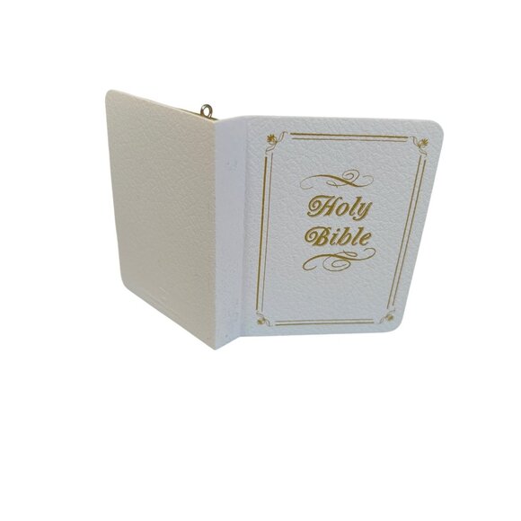 Mini Holy Bible Nativity Scene Ornament With Isaiah 9:6 Verse Vintage Hallmark - Picture 6 of 7